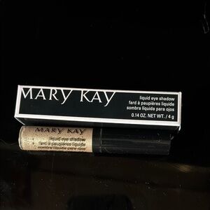 Mary Kay Liquid Eyeshadow Light Beam